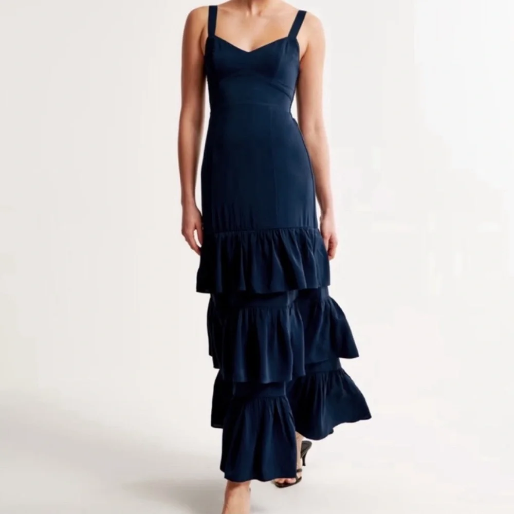 ABERCROMBIE Ruffle Tiered Maxi Dress
